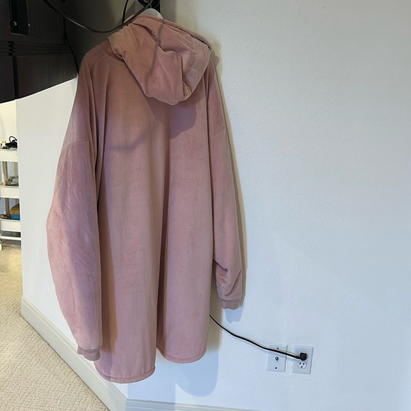 Pink comfy!! - Picture 3 of 3